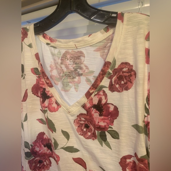 Maternity floral tshirt XL. Worn once - Picture 2 of 2